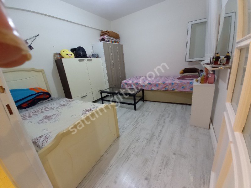 ÜSKÜDAR ÖZYILMAZ GAYRİMENKUL'den ZEYNEPKAMİL SATILIK 2+1 DAİRE