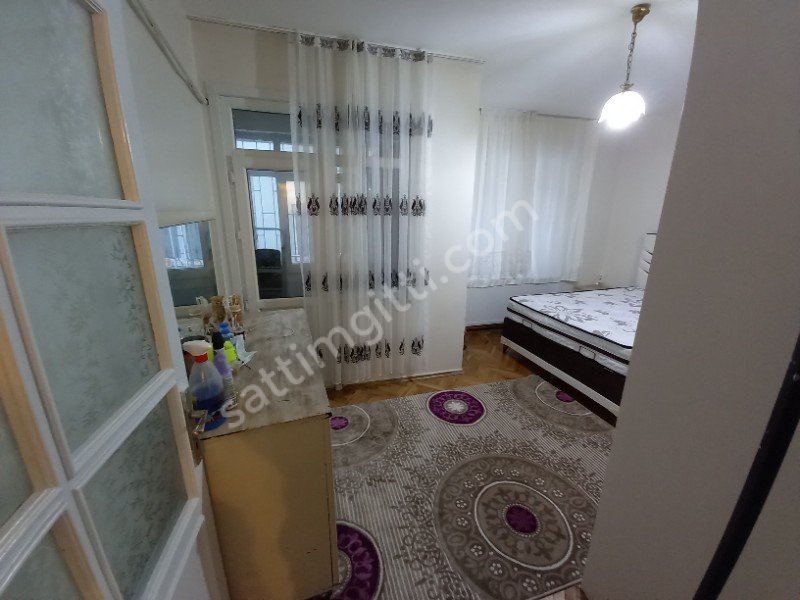 ÜSKÜDAR ÖZYILMAZ GAYRİMENKUL'den ZEYNEPKAMİL SATILIK 2+1 DAİRE