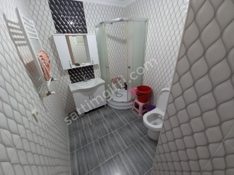 ÜSKÜDAR ÖZYILMAZ GAYRİMENKUL'den ZEYNEPKAMİL SATILIK 2+1 DAİRE