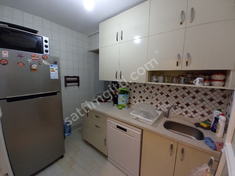 ÜSKÜDAR ÖZYILMAZ GAYRİMENKUL'den ZEYNEPKAMİL SATILIK 2+1 DAİRE