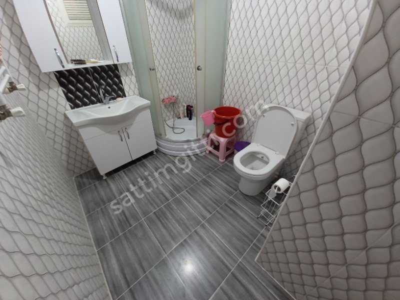 ÜSKÜDAR ÖZYILMAZ GAYRİMENKUL'den ZEYNEPKAMİL SATILIK 2+1 DAİRE