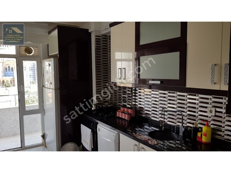 AKKENT TRAMWAY CADDESİNDE ÜÇ TARAFI CADDE FIRSAT 3+1 DAİRE