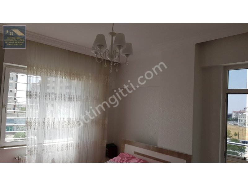 AKKENT TRAMWAY CADDESİNDE ÜÇ TARAFI CADDE FIRSAT 3+1 DAİRE