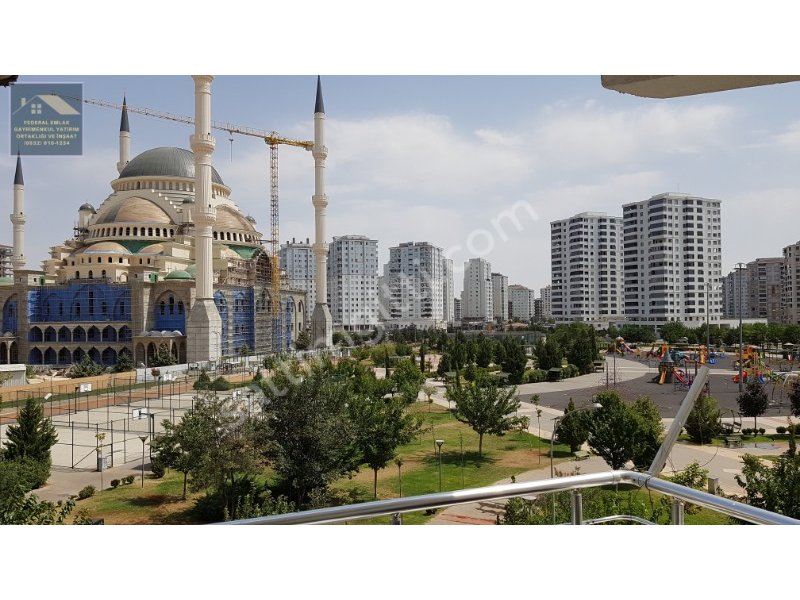 AKKENT TRAMWAY CADDESİNDE ÜÇ TARAFI CADDE FIRSAT 3+1 DAİRE